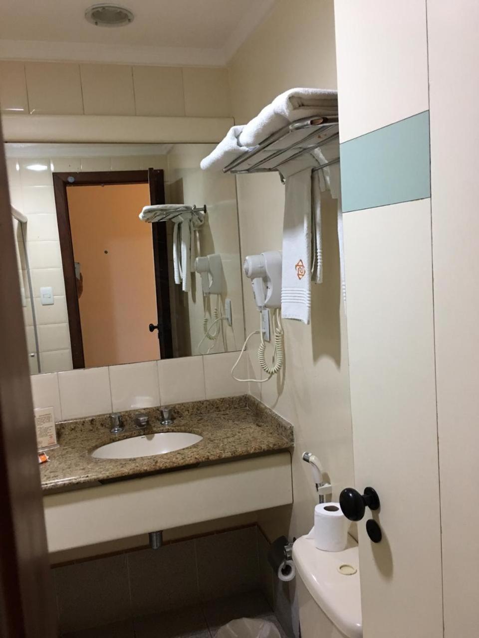 波塔达普林斯萨酒店 费拉迪圣安娜 外观 照片